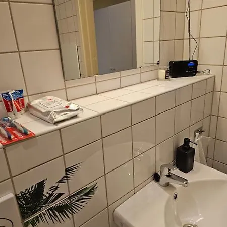 Apartment King Size Bed Plus 4beds Free Parking Indoors *