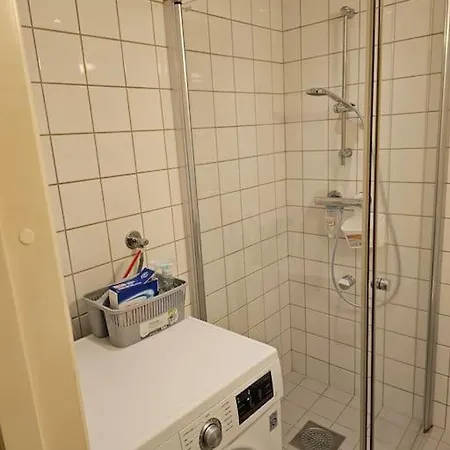 Apartment King Size Bed Plus 4beds Free Parking Indoors *